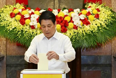 Bản tin thời sự sáng ngày 4/10/2025: Lãnh đạo Đảng, Nhà nước thực hiện quyên góp ủng hộ Đồng bào lũ lụt