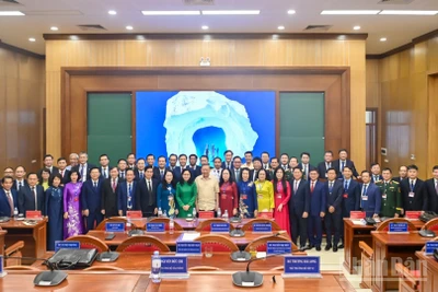 Tổng Bí thư Tô Lâm với các học viên Lớp bồi dưỡng, cập nhật kiến thức, kỹ năng đối với cán bộ quy hoạch Ủy viên Ban Chấp hành Trung ương Đảng khóa XIV (lớp thứ 4). 