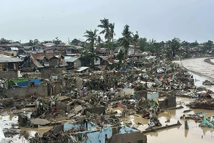 [Video] Philippines khẩn cấp ứng phó siêu bão Phượng Hoàng
