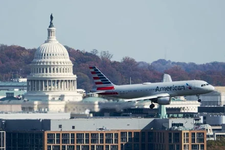 [Video] Thêm hàng nghìn chuyến bay bị hủy tại Mỹ do hàng không tê liệt cục bộ