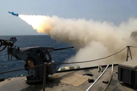 [Video] Iran tập trận phô diễn sức mạnh hải quân