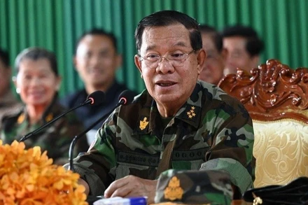 [Video] Campuchia trao toàn quyền điều phối quốc phòng cho Chủ tịch Thượng viện Hun Sen