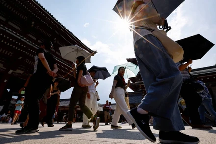 [Video] Nhật Bản nóng kỷ lục, cảnh báo sốc nhiệt khẩn cấp