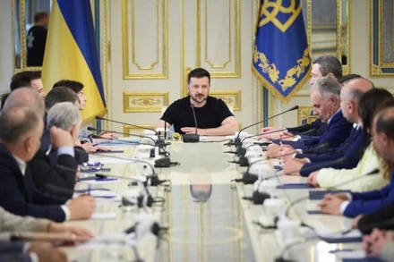 [Video] Niềm tin thay đổi giữa thời chiến: Tổng thống Ukraine Zelensky không còn đứng đầu 