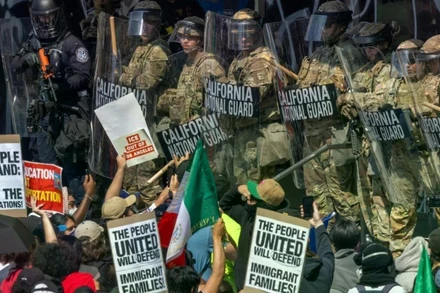 [Video] Bất chấp phản đối, tổng thống Trump cảnh báo trấn áp biểu tình mạnh tay hơn