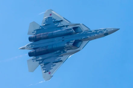 [Video] Tiêm kích Su-57 của Nga lần đầu bay với động cơ thế hệ mới