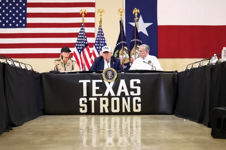 [Video] Tổng thống Mỹ D. Trump đến Texas giữa “thảm họa trăm năm có một”