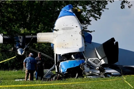 [Video] Máy bay chở 20 người rơi ở Mỹ, nhiều người bị thương 