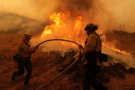 [Video] Cháy rừng lan rộng, Tây Ban Nha ban bố tình trạng khẩn cấp cấp độ 2