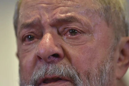 [Video] Tổng thống bật khóc khi Brazil thoát khỏi Bản đồ Nạn đói 