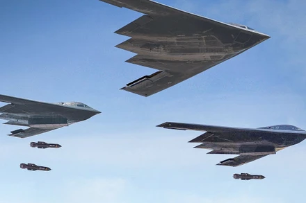 [Video] Tổng thống Trump công khai video rải bom cơ sở hạt nhân Iran