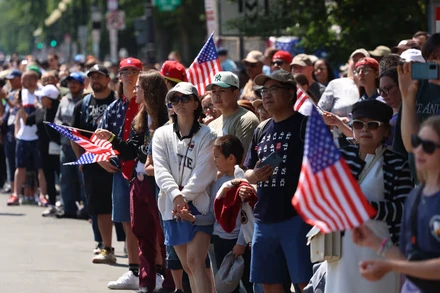 [Video] Thu nhập người dân Mỹ đình trệ trong vòng xoáy lạm phát