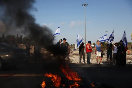 [Video] Làn sóng biểu tình phản đối chiến sự Gaza bùng nổ ở Israel và Yemen 