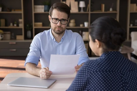 [Video] Doanh nghiệp Mỹ “đau đầu” với vấn đề ứng xử của GenZ nơi công sở