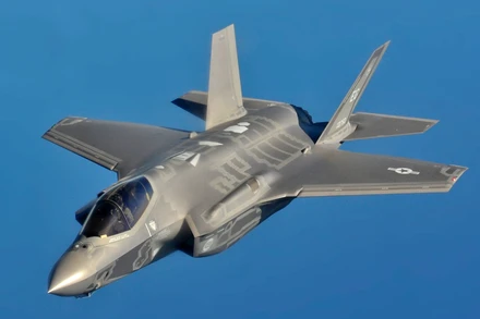 [Video] Mỹ cảnh báo can thiệp không phận Canada nếu thương vụ F-35 bị hủy