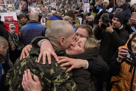 [Video] Nga - Ukraine hoàn tất trao trả 300 tù binh