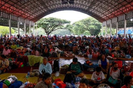 [Video] Thái Lan – Campuchia sơ tán hàng trăm trường học, mở rộng vùng cấm bay