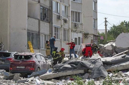 [Video] Nga nỗ lực tìm kiếm người mất tích trong vụ nổ khí gas ở chung cư 