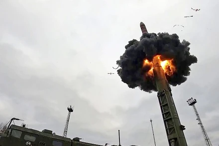 [Video] Nga phô diễn sức mạnh hạt nhân cơ động với tên lửa Yars