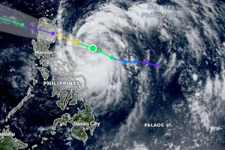 [Video] Philippines nâng mức cảnh báo với bão Matmo