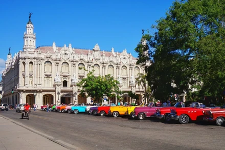 [Video] Cuba tổ chức cuộc thi xe cổ lần đầu tiên