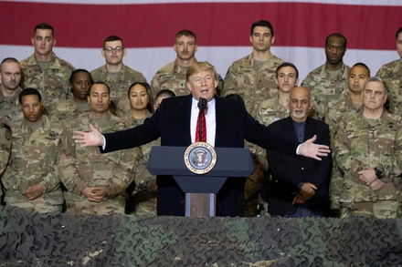 [Video] Tổng thống Mỹ D. Trump tăng cường quân đội, đối phó nguy cơ “xâm lược từ bên trong”