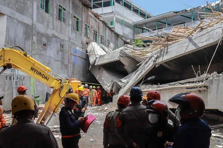 [Video] Thương vong do động đất tại Philippines tăng mạnh; Nỗ lực giải cứu học sinh mắc kẹt tại Indonesia gặp khó