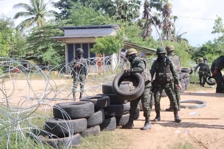 [Video] Thái Lan ban bố thiết quân luật và lệnh giới nghiêm tại khu vực biên giới