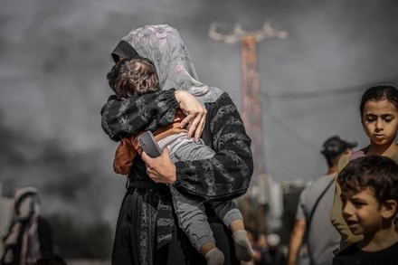 [Video] Israel không kích đồng loạt vào Gaza, Lebanon và Syria 