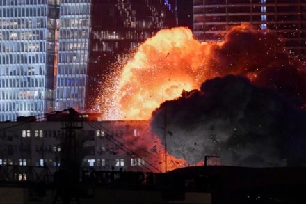 [Video] Iran tung loạt tên lửa mới, tập kích nhiều địa điểm tình báo Israel