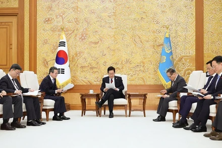 [Video] Nhà Xanh đón Tổng thống Lee Jae Myung trở lại làm việc