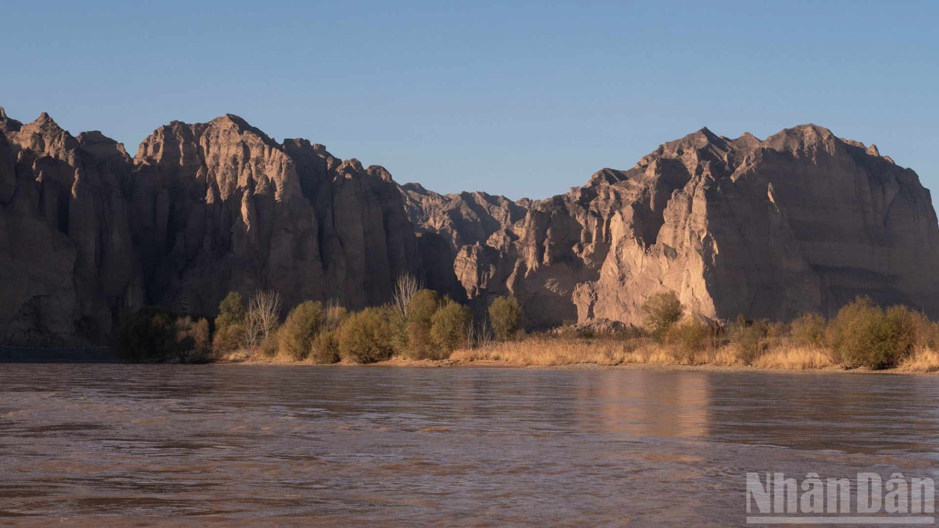 Cảnh đẹp của công viên địa chất quốc gia Thạch Lâm bên dòng Hoàng Hà ở thành phố Bạch Ngân, tỉnh Cam Túc, Trung Quốc.