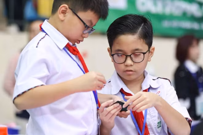 Có 90 đội thi xuất sắc nhất lọt vòng Chung kết HNUE Olympic STEM 2025. (ẢNH: THANH TÙNG)