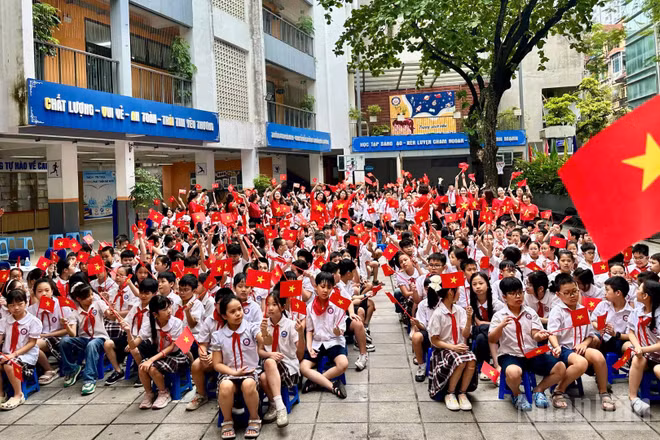 Buổi sinh hoạt dưới cờ của Trường tiểu học Chu Văn An A, phường Tây Hồ, thành phố Hà Nội.
