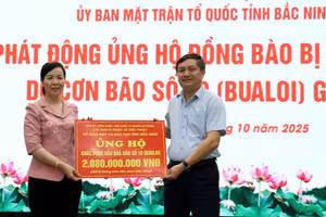 Cán bộ, viên chức, người lao động của các đơn vị thuộc Sở Giáo dục và Đào tạo Bắc Ninh ủng hộ hơn 2 tỷ đồng chia sẻ khó khăn với đồng bào vùng lũ.
