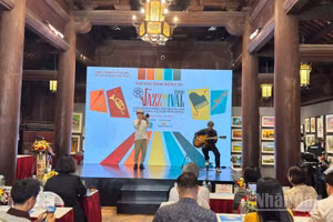 Các nghệ sĩ trình diễn một số tiết mục jazz tiêu biểu trong họp báo công bố sự kiện.
