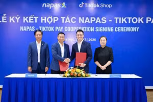 Lễ ký kết thỏa thuận hợp tác giữa NAPAS và TikTok Shop.