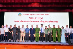 Các đại biểu tại ngày hội.