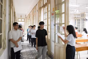 Tại kỳ thi tuyển sinh vào lớp 10 năm học 2025-2026 của Hà Nội (Ảnh: THẾ ĐẠI)