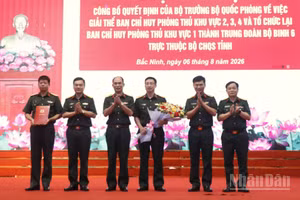 Trao Quyết định thành lập Đảng bộ Trung đoàn bộ binh 6, nhiệm kỳ 2025-2030. (Ảnh. MINH ANH)