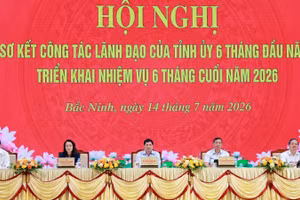 Các đồng chí chủ trì hội nghị.