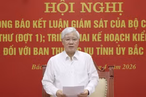 Đồng chí Đỗ Văn Chiến, Ủy viên Bộ Chính trị, Phó Chủ tịch Thường trực Quốc hội chủ trì hội nghị.