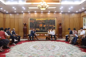 Quang cảnh buổi làm việc.