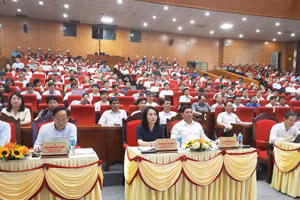 Các đại biểu tại điểm cầu trung tâm của tỉnh Bắc Ninh.