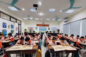Học sinh Trường tiểu học Suối Hoa trong giờ trải nghiệm.