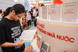 Ảnh minh họa: Triển lãm về các nhà khoa học đoạt giải thưởng Nhà nước.