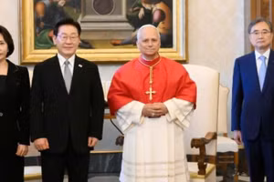 Giáo hoàng Leo XIV tiếp Tổng thống Hàn Quốc Lee Jae Myung. (Ảnh: Vatican News)