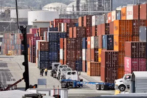 Cảng hàng hóa tại California, Mỹ. (Ảnh: THX/TTXVN) 