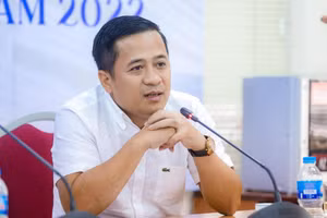 Nhà báo Nguyễn Phong Cầm. 