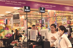 Theo Bộ Công Thương, thị trường nội địa giai đoạn 2026 – 2030 được kỳ vọng là giai đoạn tăng trưởng cao của nền kinh tế Việt Nam. Dự báo đến năm 2030 quy mô thị trường bán lẻ hàng hóa và dịch vụ tăng trưởng 10 - 12%/năm, đạt khoảng 11,5 - 12,5 triệu tỷ đồng, tương đương 450 tỷ USD. Ảnh: TTXVN